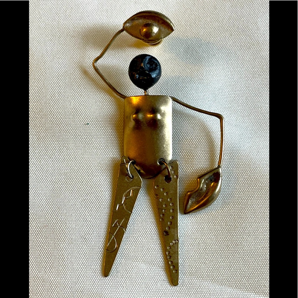 🌟 Lela Florel silver pin